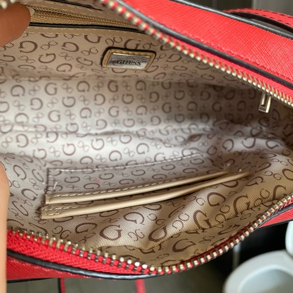 Guess Red Crossbody Bag Purse - Picture 4 of 5